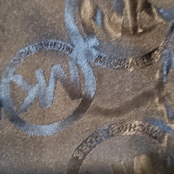 BLACK MICHAEL KORS BLACK WITH GOLD TRIM - Picture 8 of 11